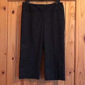 Stoosh Studio Size 4 Black Pinstripe Capri Pants